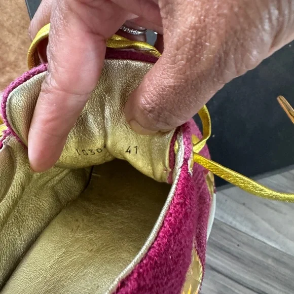 CHANEL Black Sneaker Box with Fuchsia Label - Picture 7 of 8